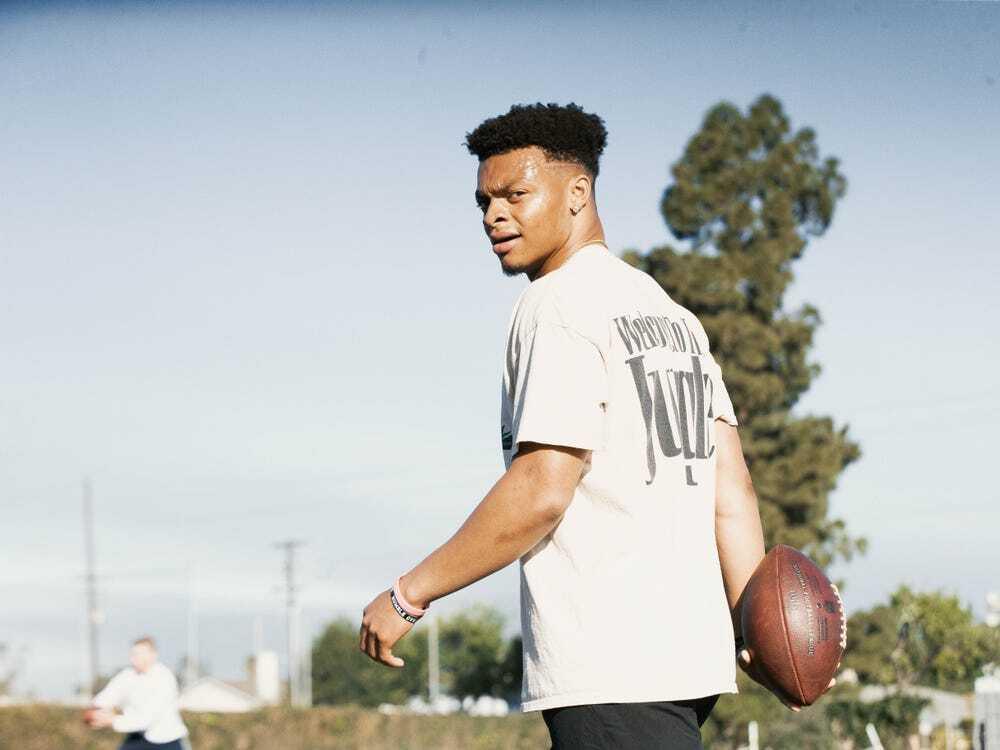 Bears rookie Justin Fields switched to a plant-based diet and wants to open a vegan pizza shop in Chicago - PlantX US