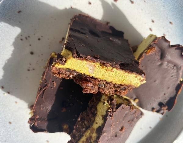 vegan-recipes-Sara's Nanaimo Bars